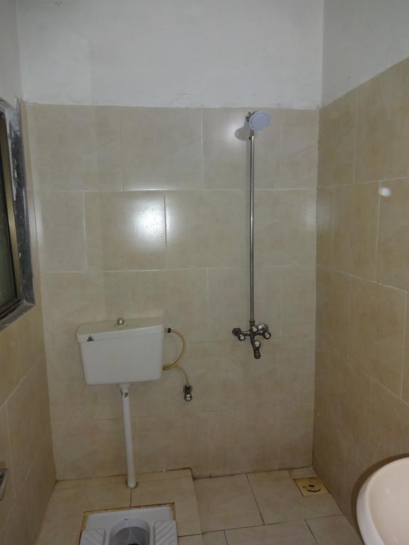 Safari Hotel Upper Mall Lahore Eksteriør bilde