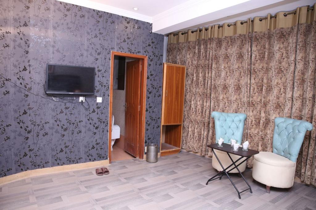 Safari Hotel Upper Mall Lahore Eksteriør bilde
